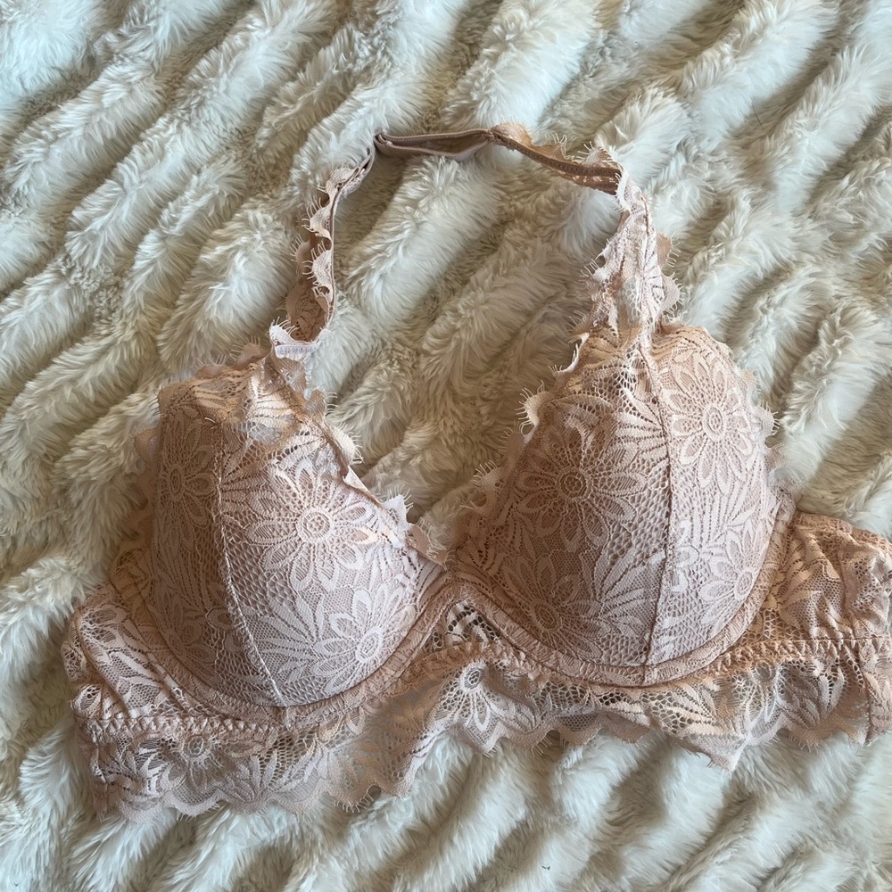 PINK Victoria's Secret Floral Lace Bralette in Light Pink